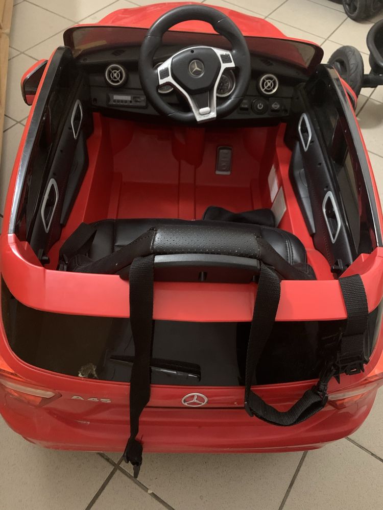 Auto na akumulator marki mercedes , duże