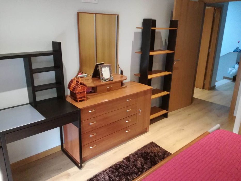 Quarto de casal sem roupeiro