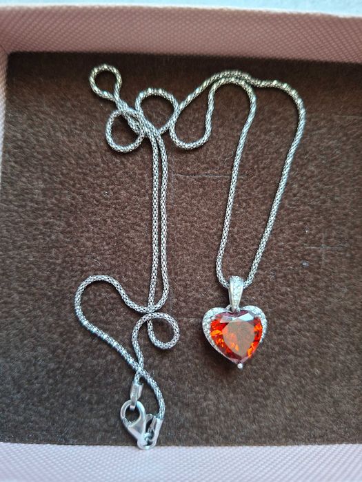 OKAZJA!!! Srebrny naszyjnik z czerwoną cyrkonią zawieszką Apart