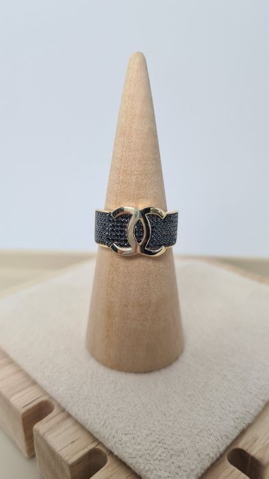 Nowy złoty pierścionek,typu Chanel,czarne cyrkonie, szeroki obrączka