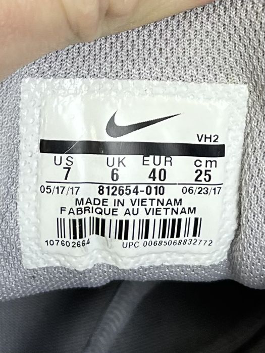 Nike Tanjun кроссовки 40 размер спортивные серые оригинал