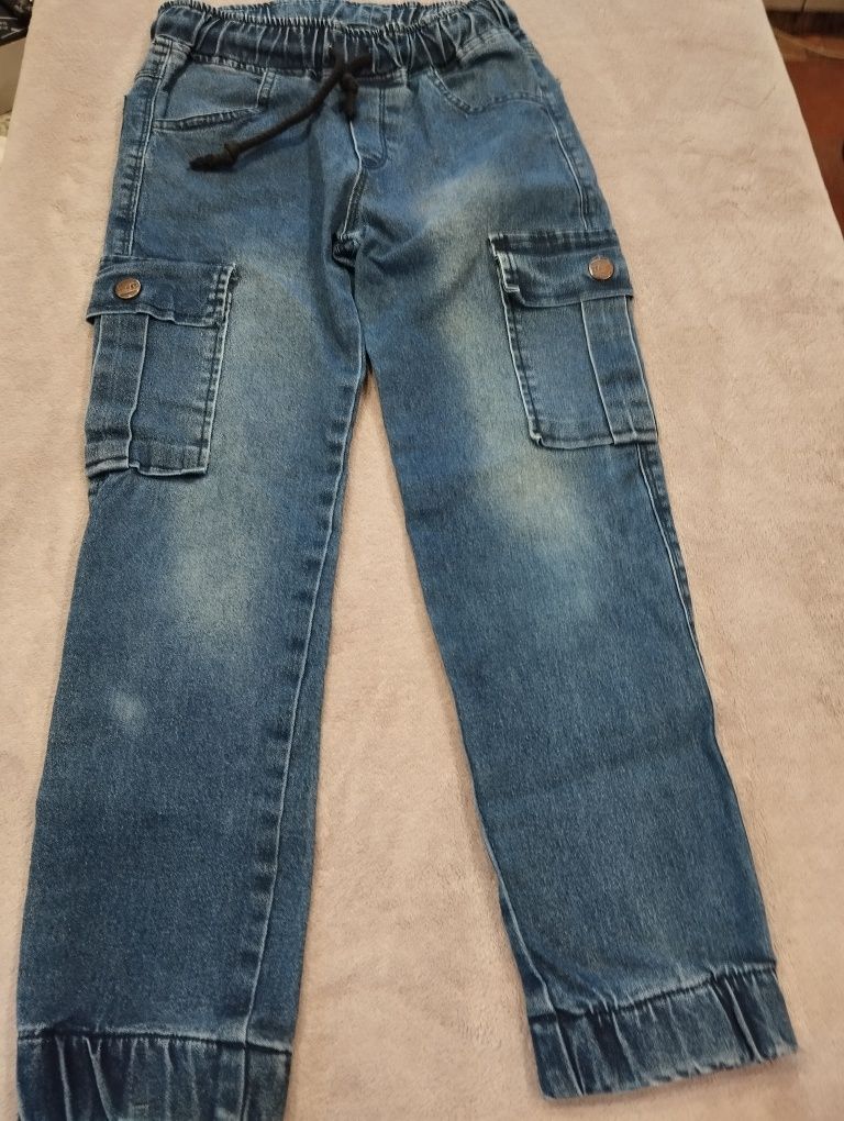 Продам джинси для хлопчика 8-9роківв