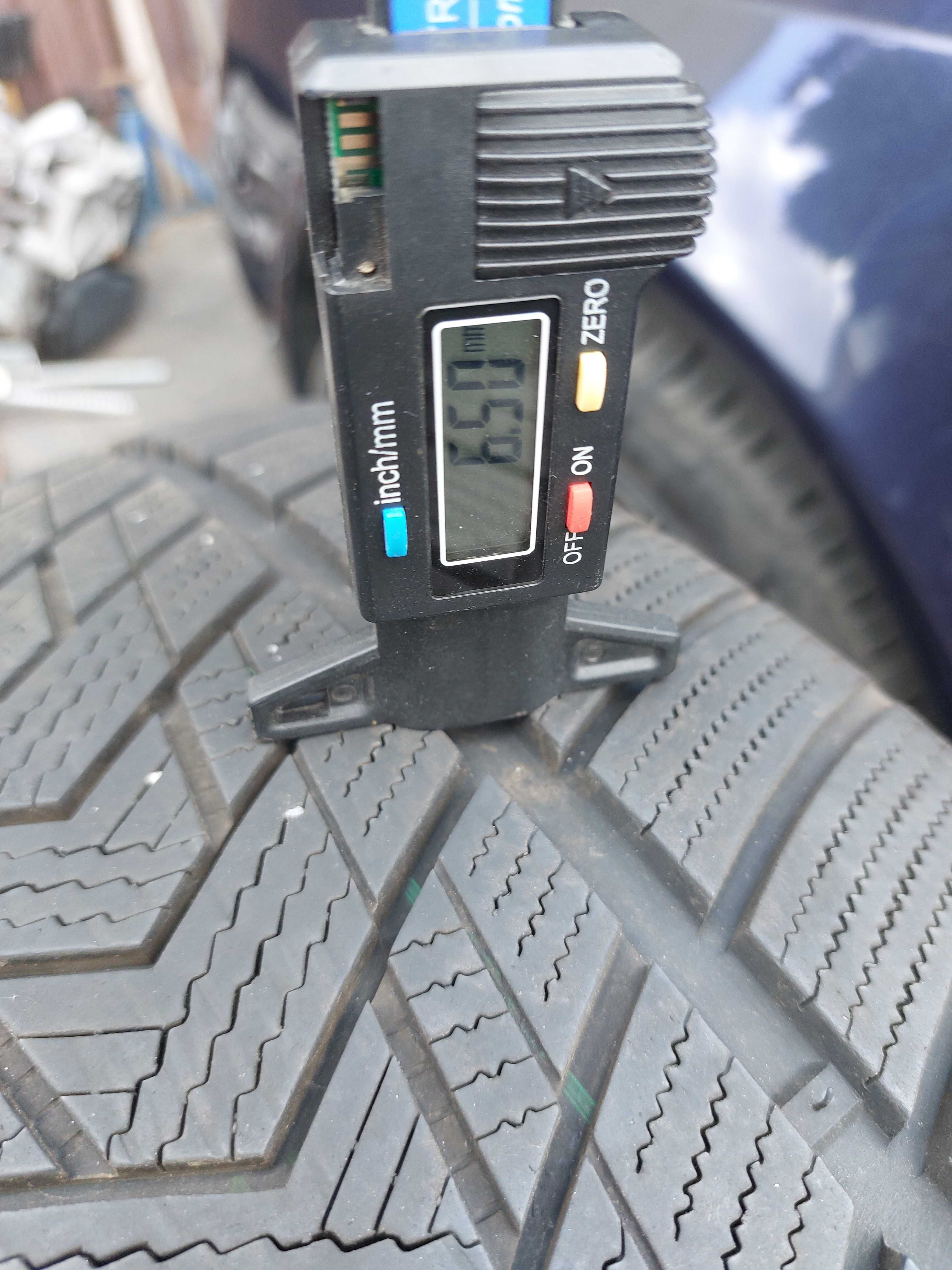 komplet opon zimowych Tracmax S330 245/35 R20 95 V XL