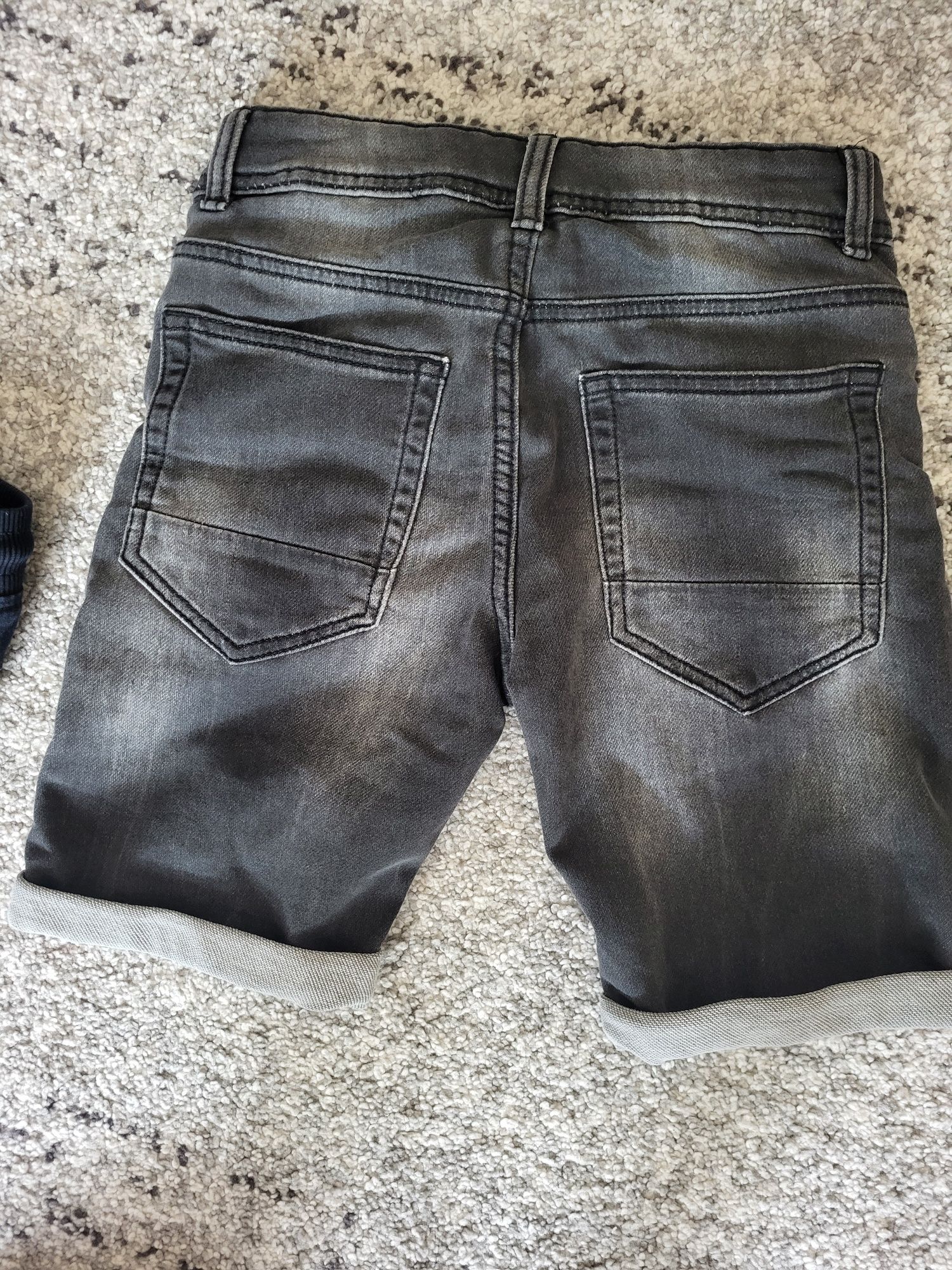Spodenki jeansowe chłopięce na rozmiar 134 cm