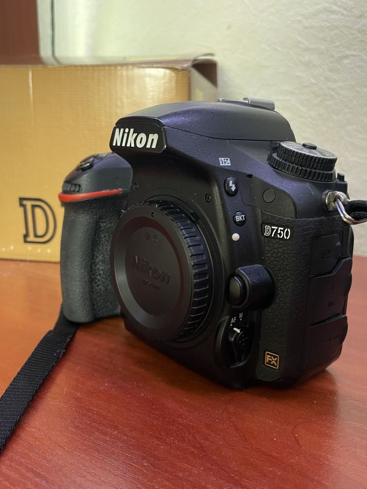 Nikon D750 Body + спалах Meike Mk950II