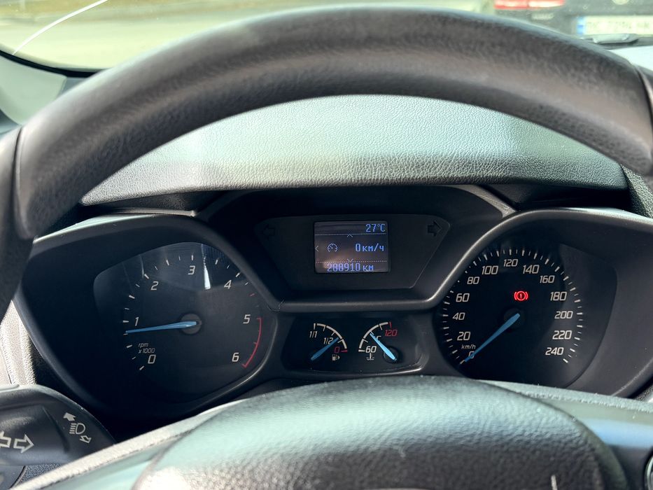 Продам семейный автомобиль Ford Transit Connect 2014 г.в.