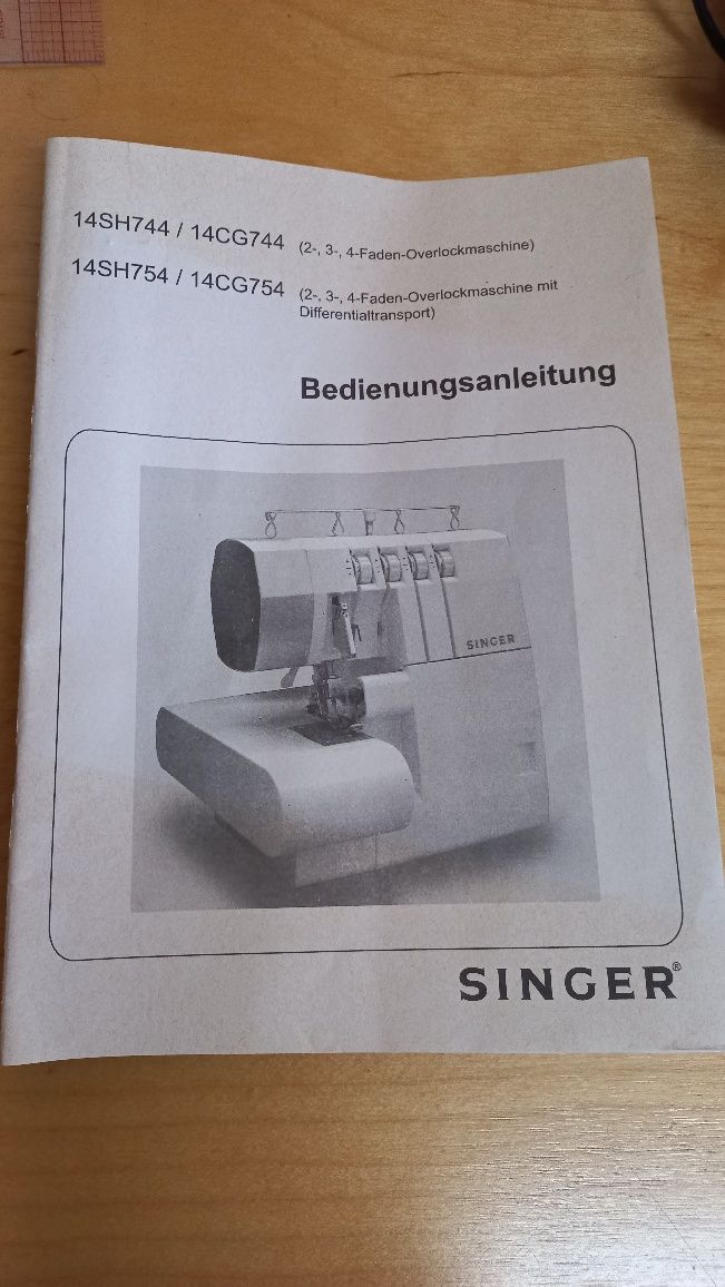 Maszyna do szycia Overlock Singer 145SH754