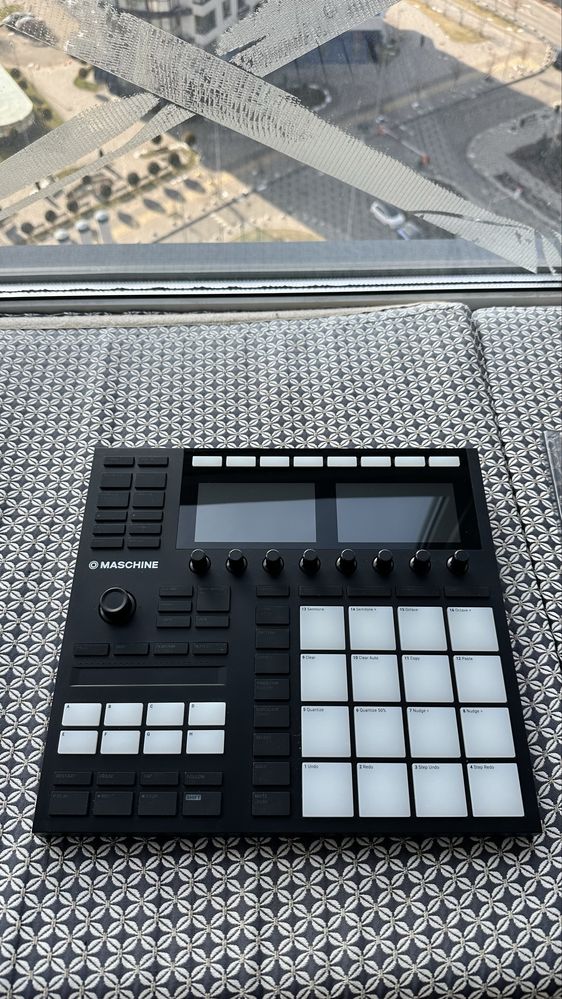 Native Instruments Maschine MK3 Production System