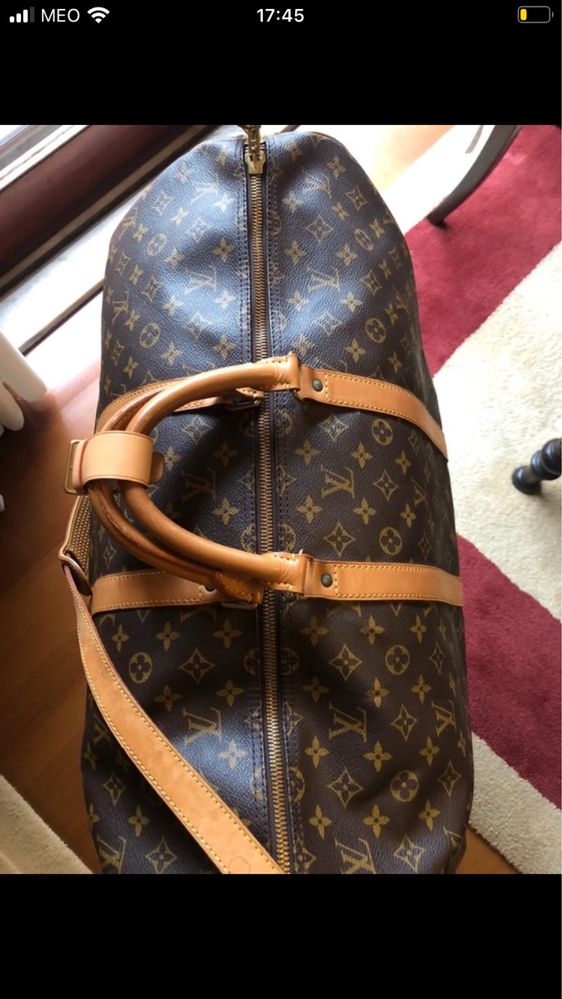 Louis vuitton, modelo Keepall Bandouliere.