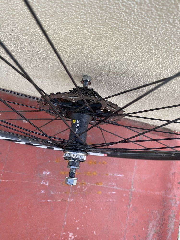 Vendo par de rodas 26  mx com cubos shimano de disco / vbrake