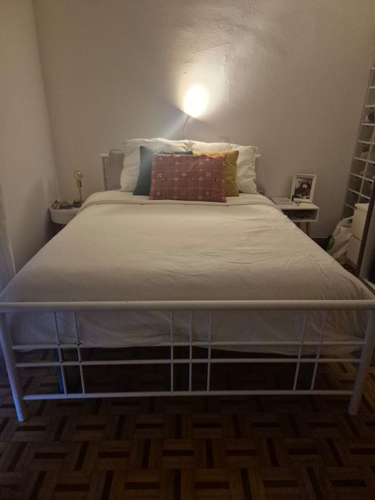 Cama de casal de ferro