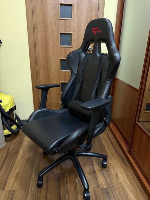 Ігровий компʼютерний стільчик