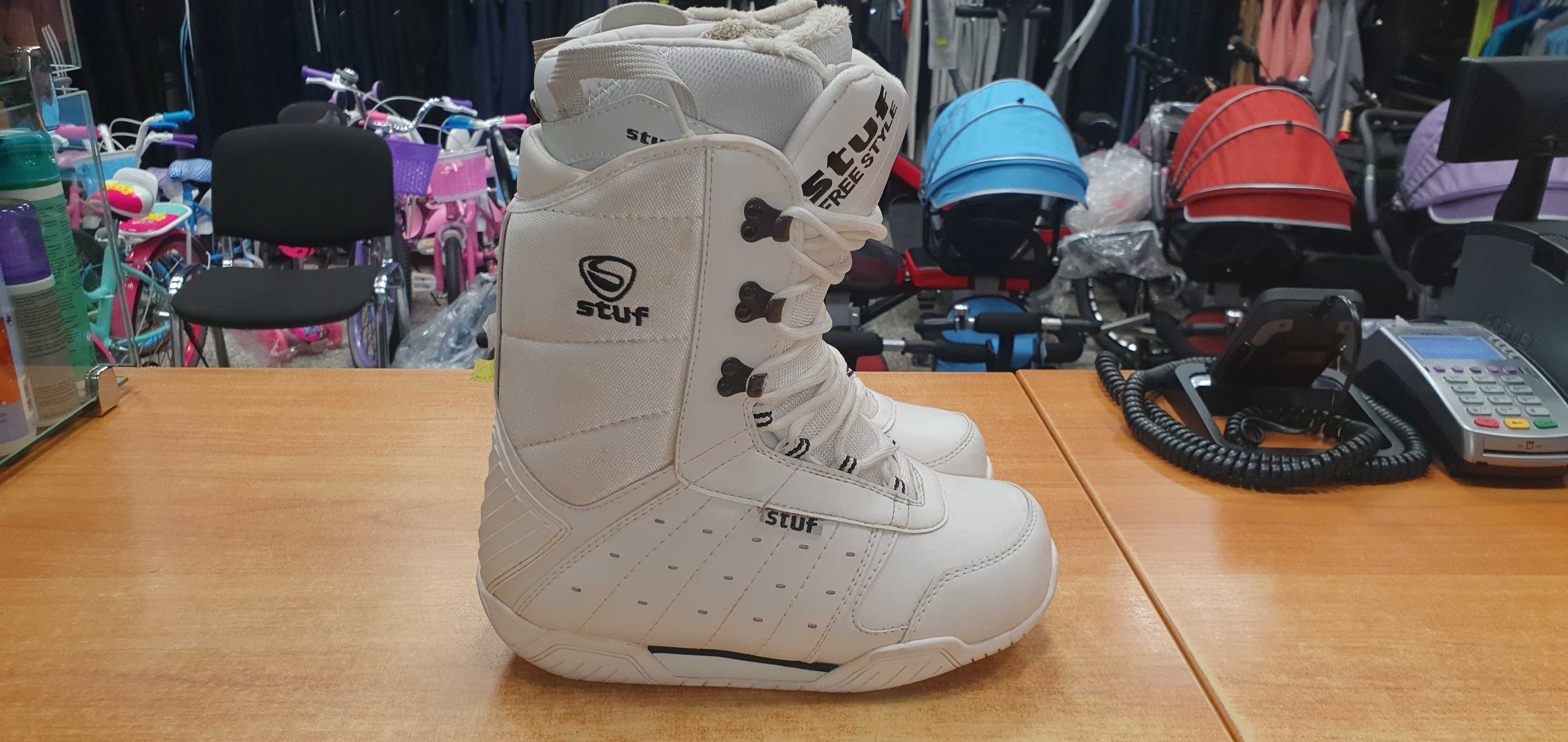 Buty snowboardowe STUFF ( rozmiar 38/39 )