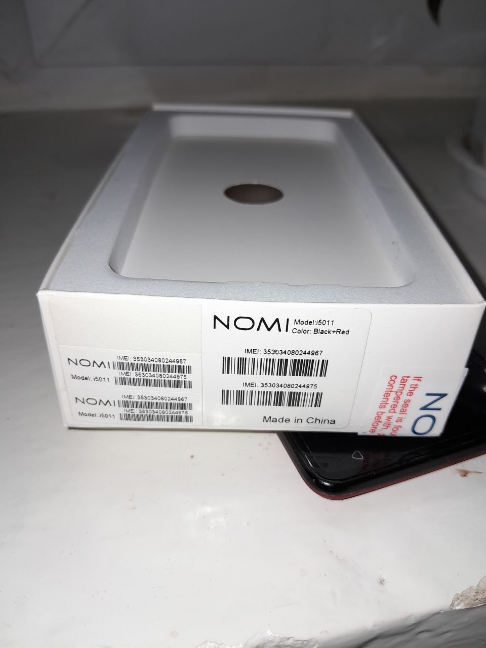 Продам телефон Nomі