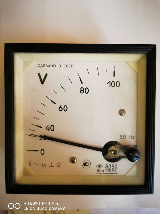 Woltomierz analogowy 100V AC