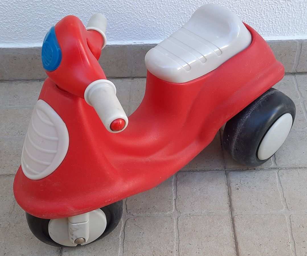 Vendo mota triciclo da Chicco em optimo estado