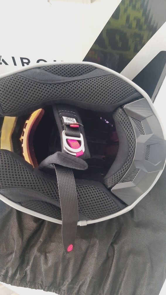 Capacete airoh novo