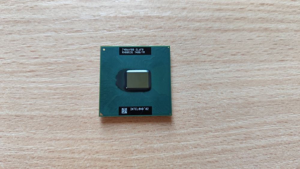 Intel Pentium M Processor 1.40 GHz (SL6F8) (RH80535)