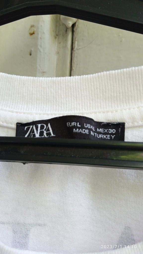 Футболка "Zara" с портретом Марии-Антуанетты.