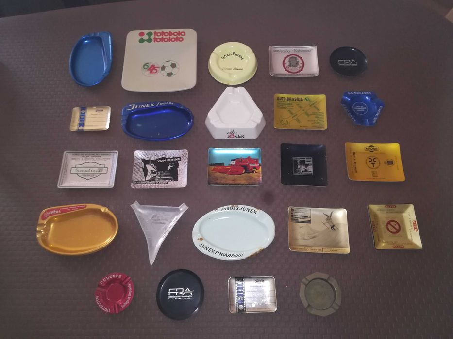 Coleção de 64 cinzeiros antigos (alguns muito interessantes)