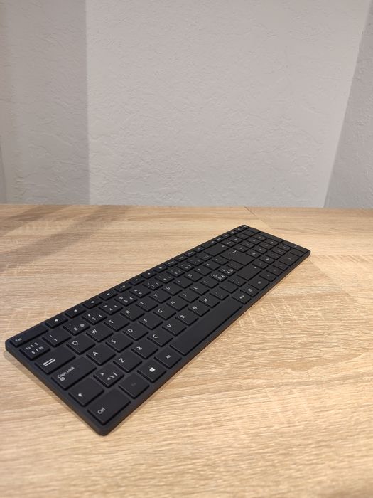 Клавіатура Microsoft Designer Bluetooth Keyboard.