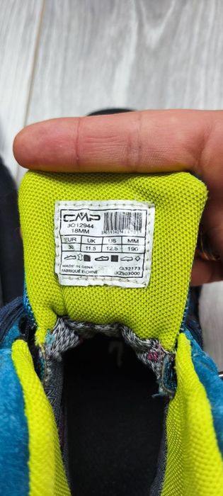 Продам хороші дитячі Ботинки