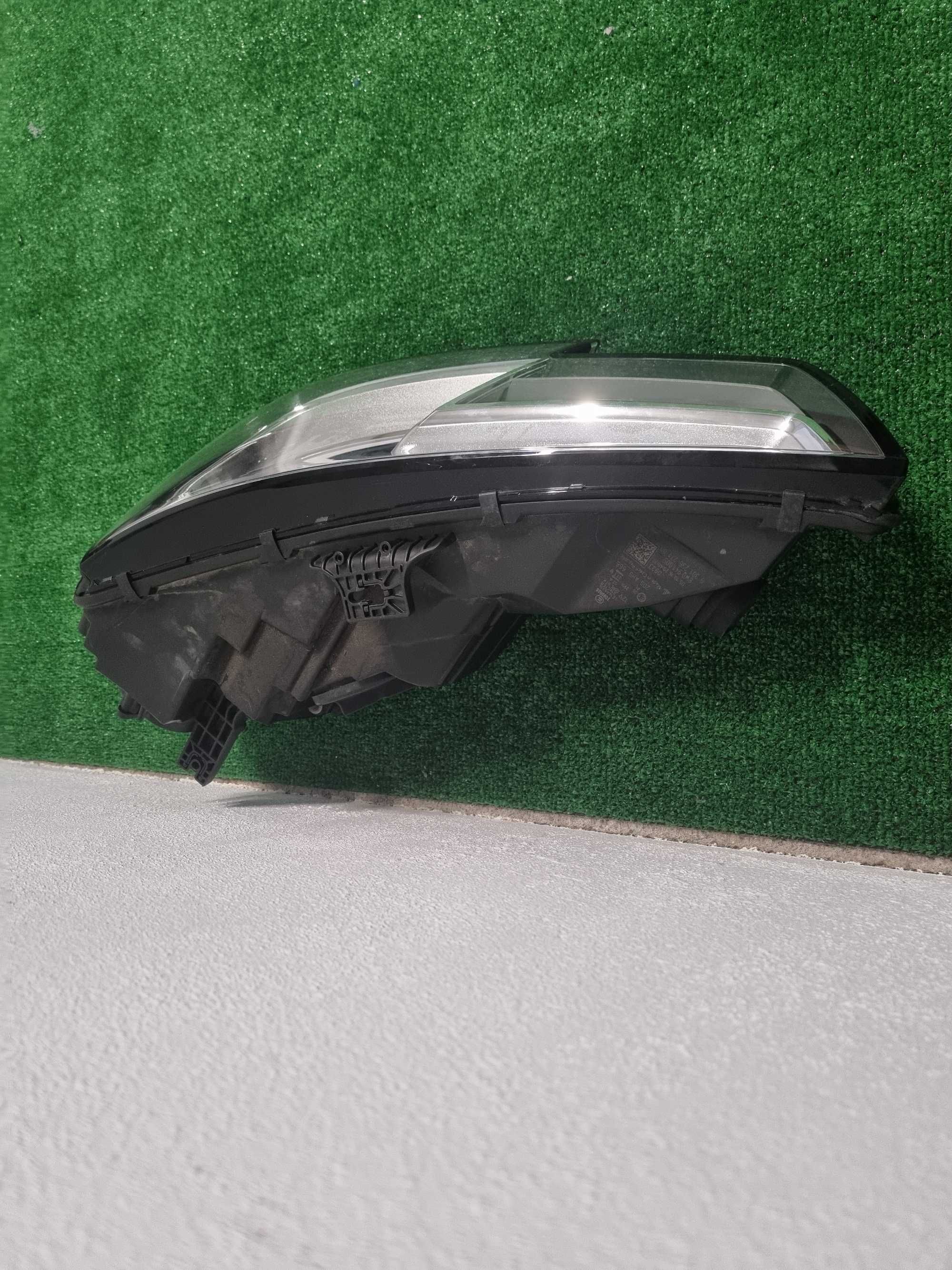 Farol Otica Esquerdo Audi A4 B9 Original