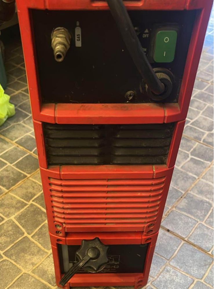 Maquina de soldar muito boa e potente