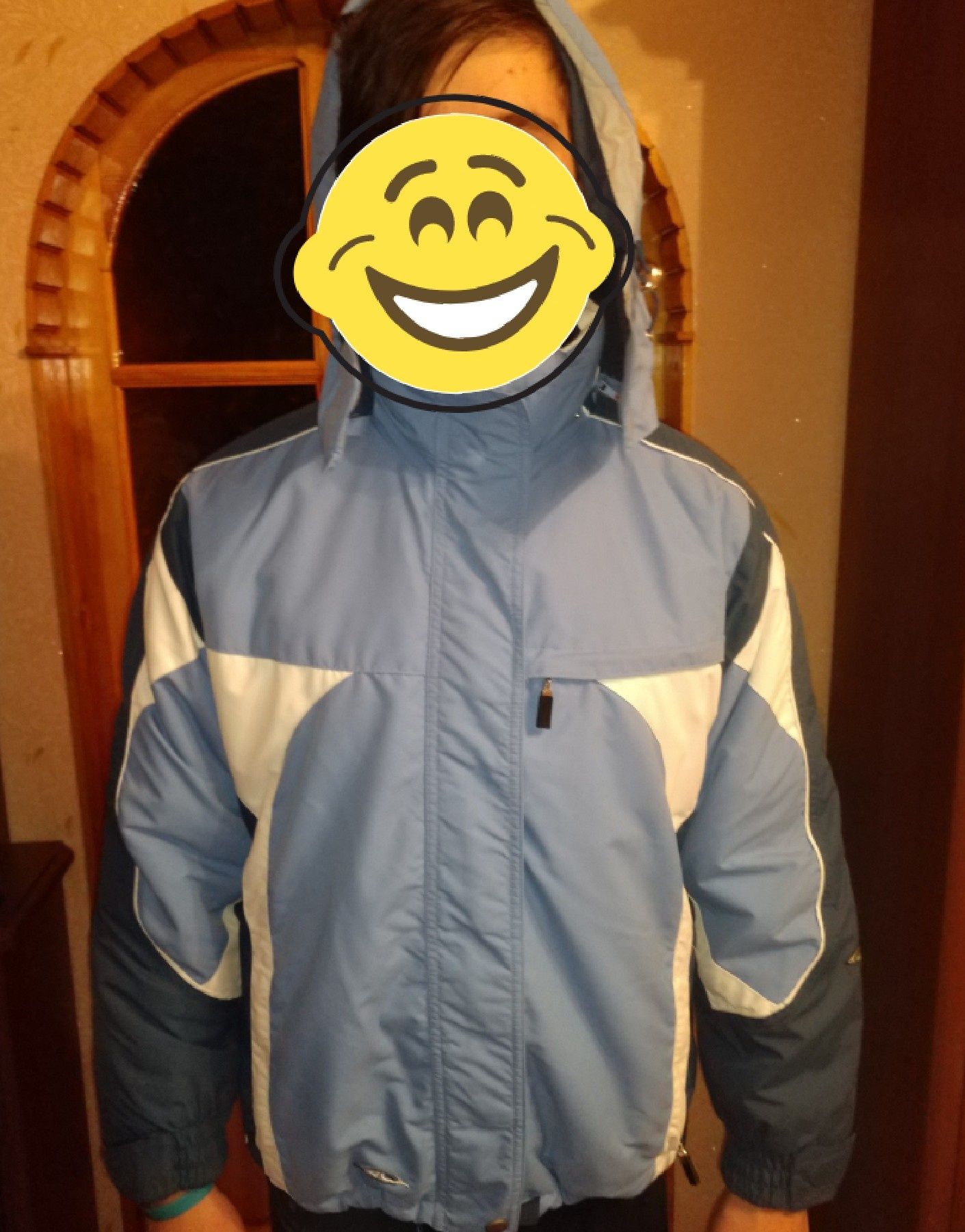 Продам женские куртки
