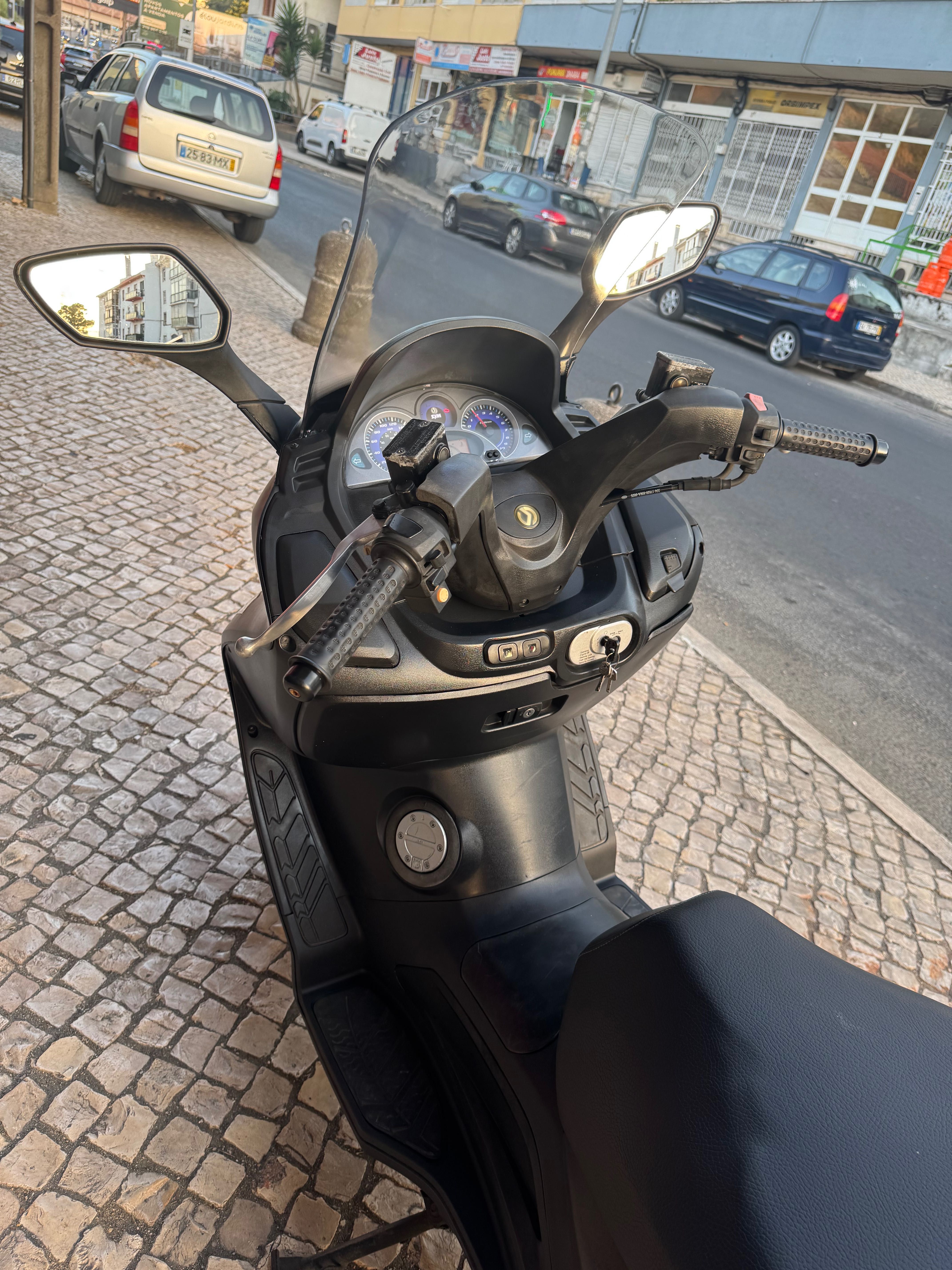 Vendo Sym GTS 300i