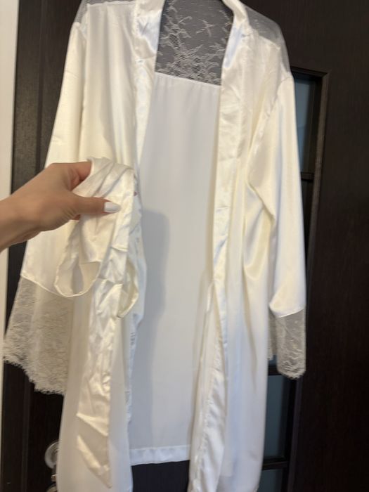 Szlafrok koronkowy satyna