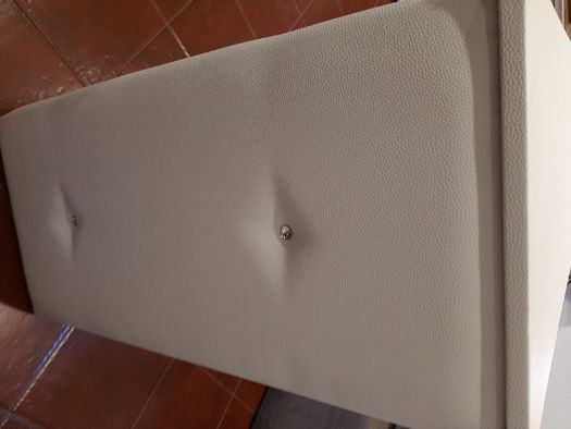 Balcões para lojas de calçado, roupa ou cabeleireiro novo