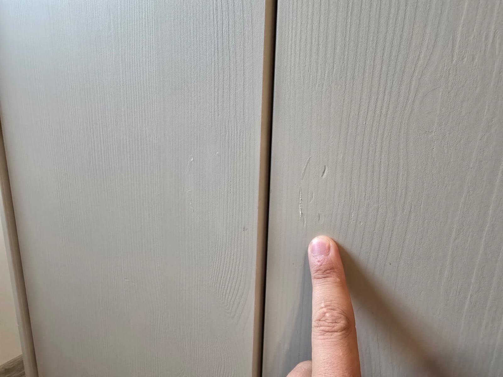 Szafa i komoda z drewna IKEA