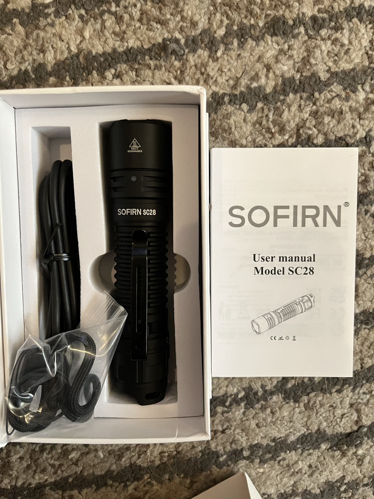 Latarka Sofirn SC28