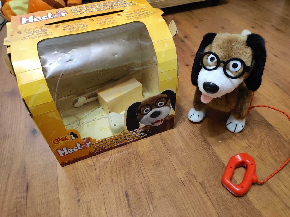Zabawka pies Hector - chodzi i szczeka - sterowany ze smyczy