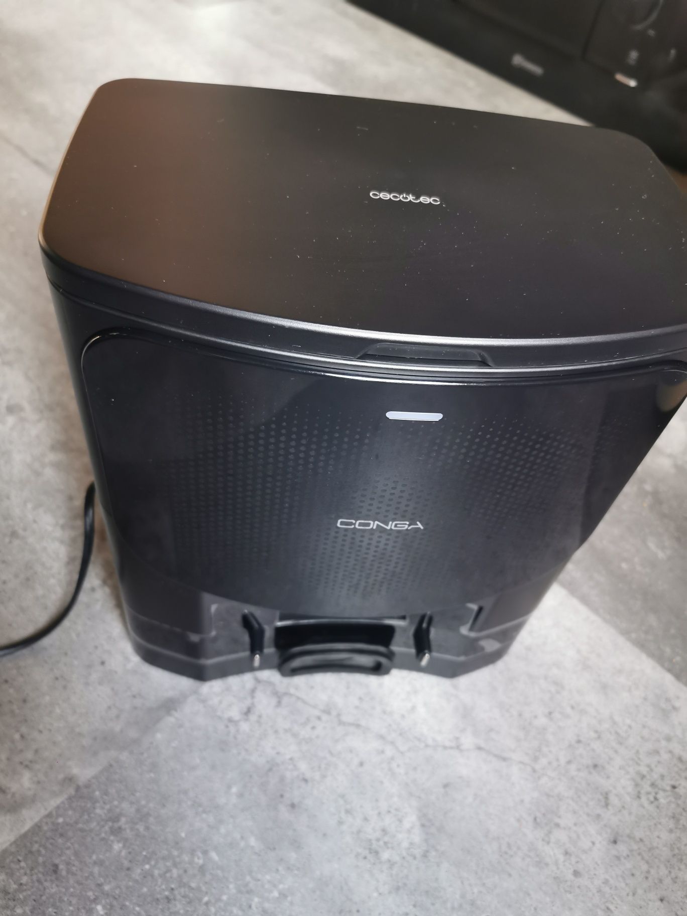 Robot sprzątający Conga 8290