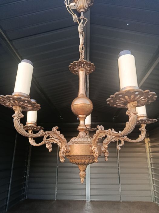 Żyrandol mosiężny, ciężki, pięcioramienny, bez uszkodzeń.