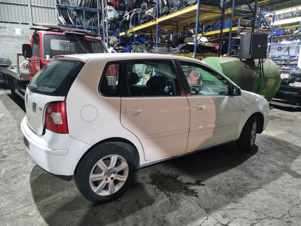 Volkswagen Polo 1.2 12V de 2005 para peças 
Temos para venda todo o ti