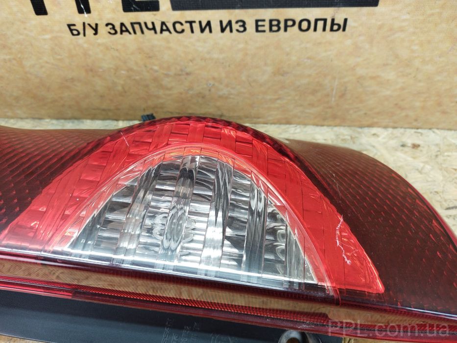 Nissan Note E11 2004-2013 Фонарь задний правый