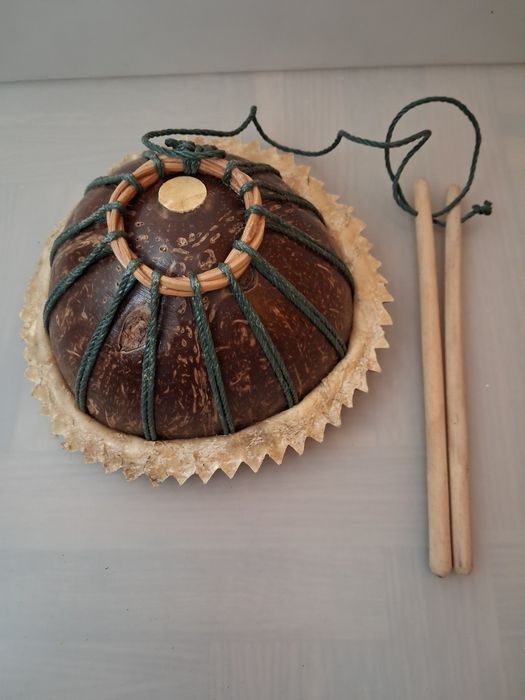 Tambor de Nativa Americana e Rattles