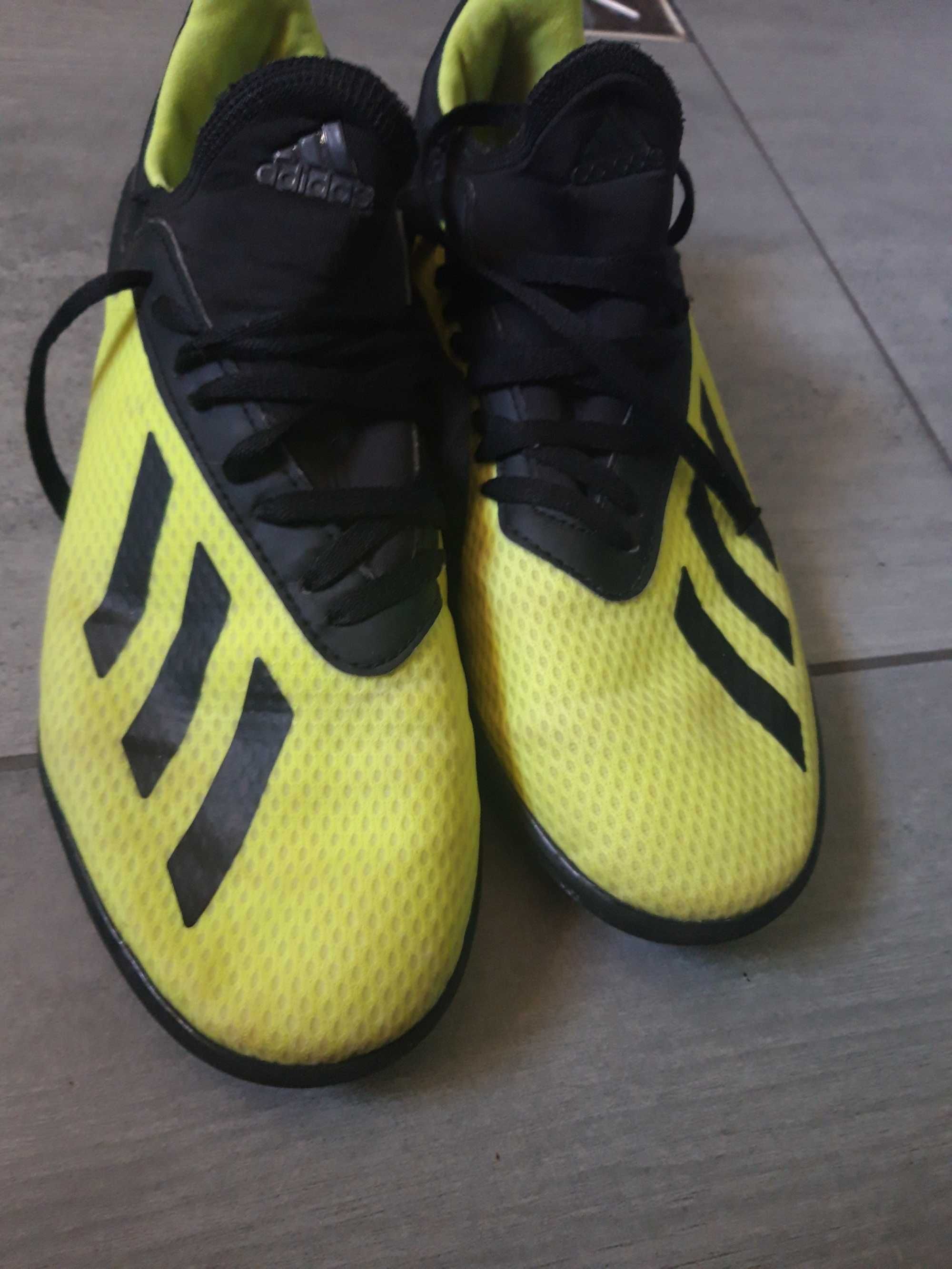 Buty piłkarskie addidas roz 38 1/3 stan dobry