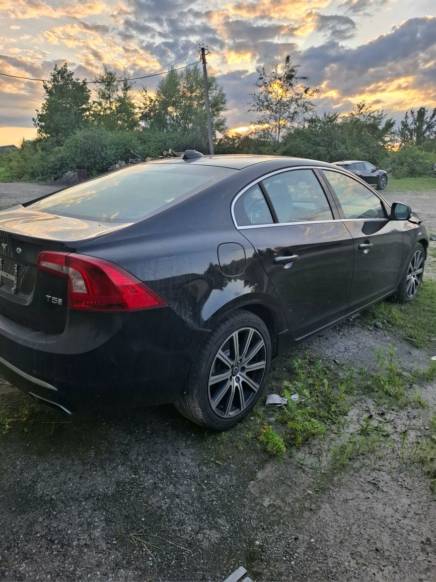 Продаю Volvo S60 2016 p