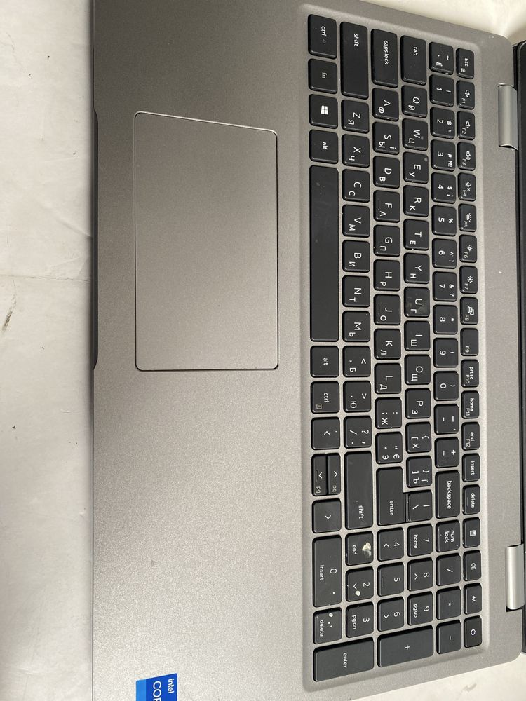 Dell Precision 3561 15,6" FHD IPS i7-11850H nVidia Quadro 4GB Win 11