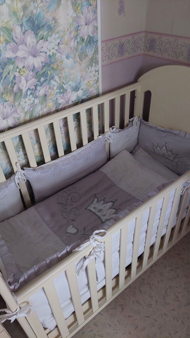 Детская кроватка Верес с маятником + матрас + набор постельного и борт