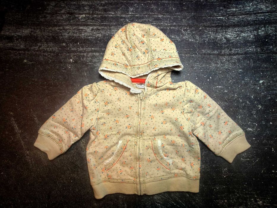 Beżowa niemowlęca bluza w kwiatki