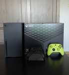 Xbox Series X 1TB + 2 pady + stacja ładowania