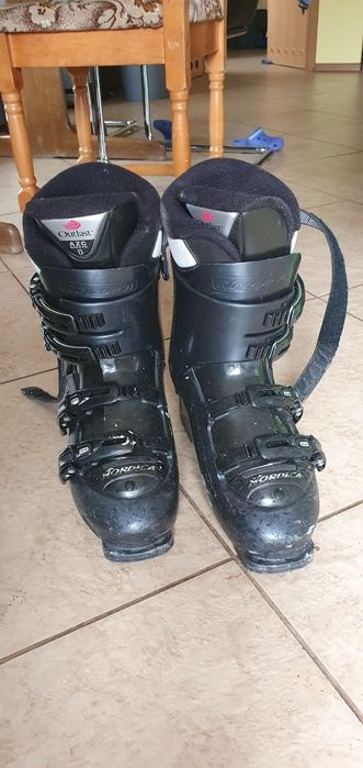Buty narciarskie czarne
