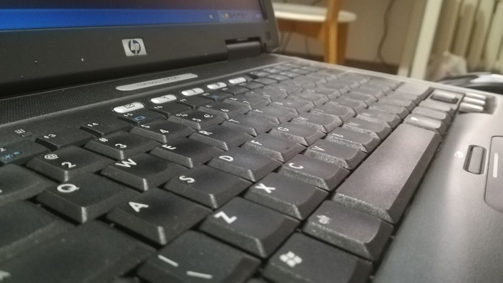 Laptop HP Compaq nx9020 1,4Ghz 512RAM 40GB, Windows + Linux