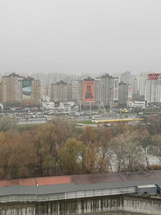 вул. Срібнокільська 3В , 56.6м2 біля метро Позняки Дарницький район