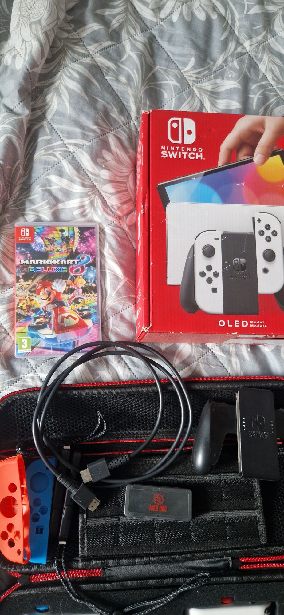 Nitendo switch OLED + karta pamięci 128 GB + Mariokart 8 deluxe + POKR
